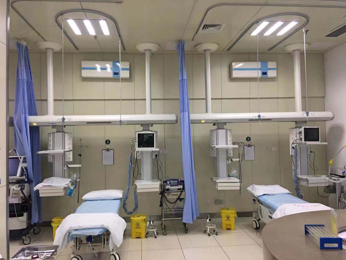 Customer installation: medical gas wall system