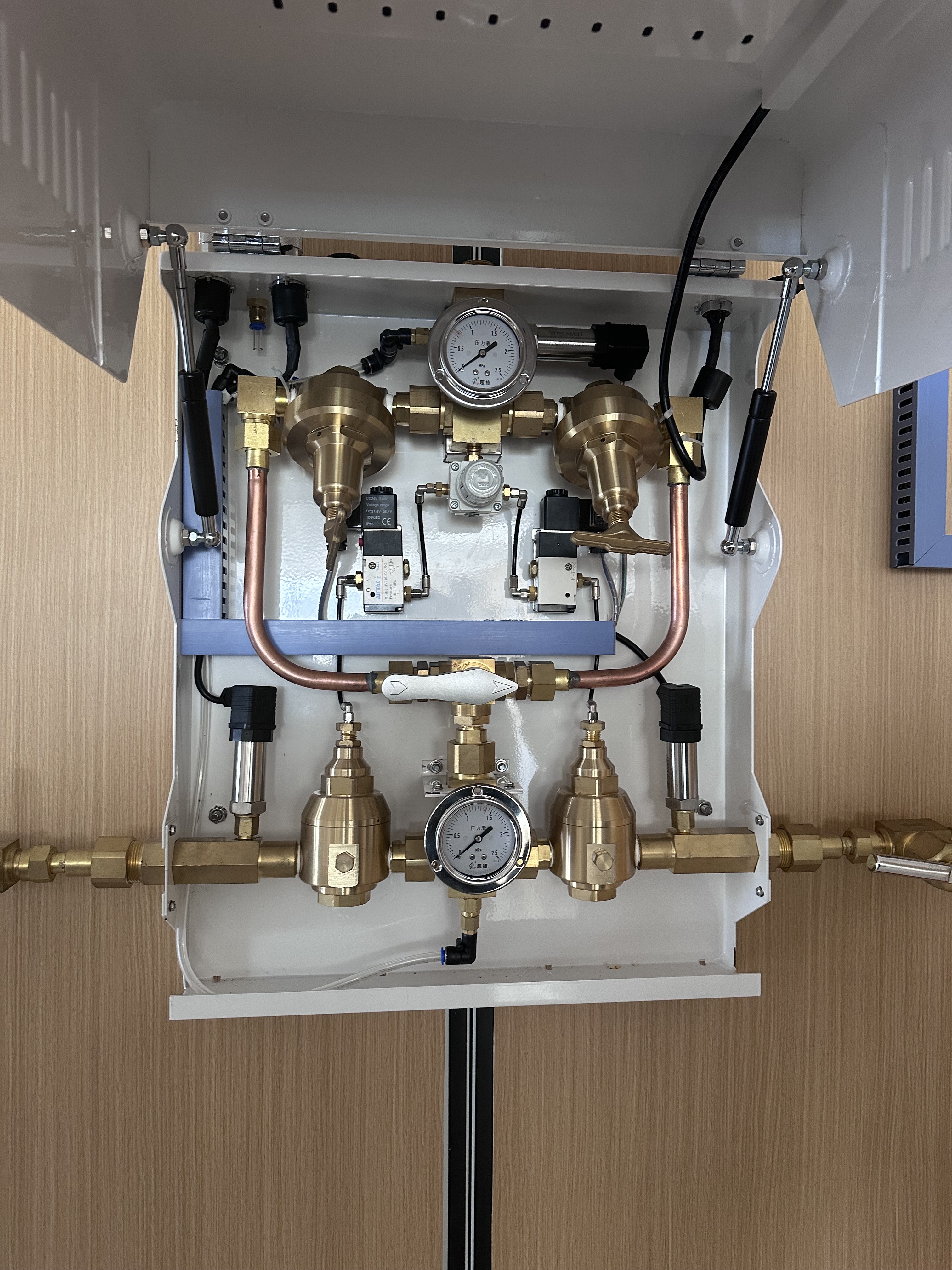 Medical gas product assembly